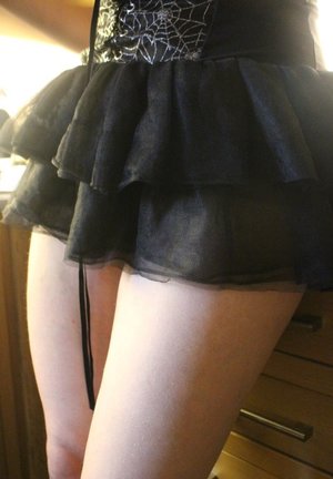 Hot dark haired fatty mature spreading legs to toy BBW pussy with vibrator